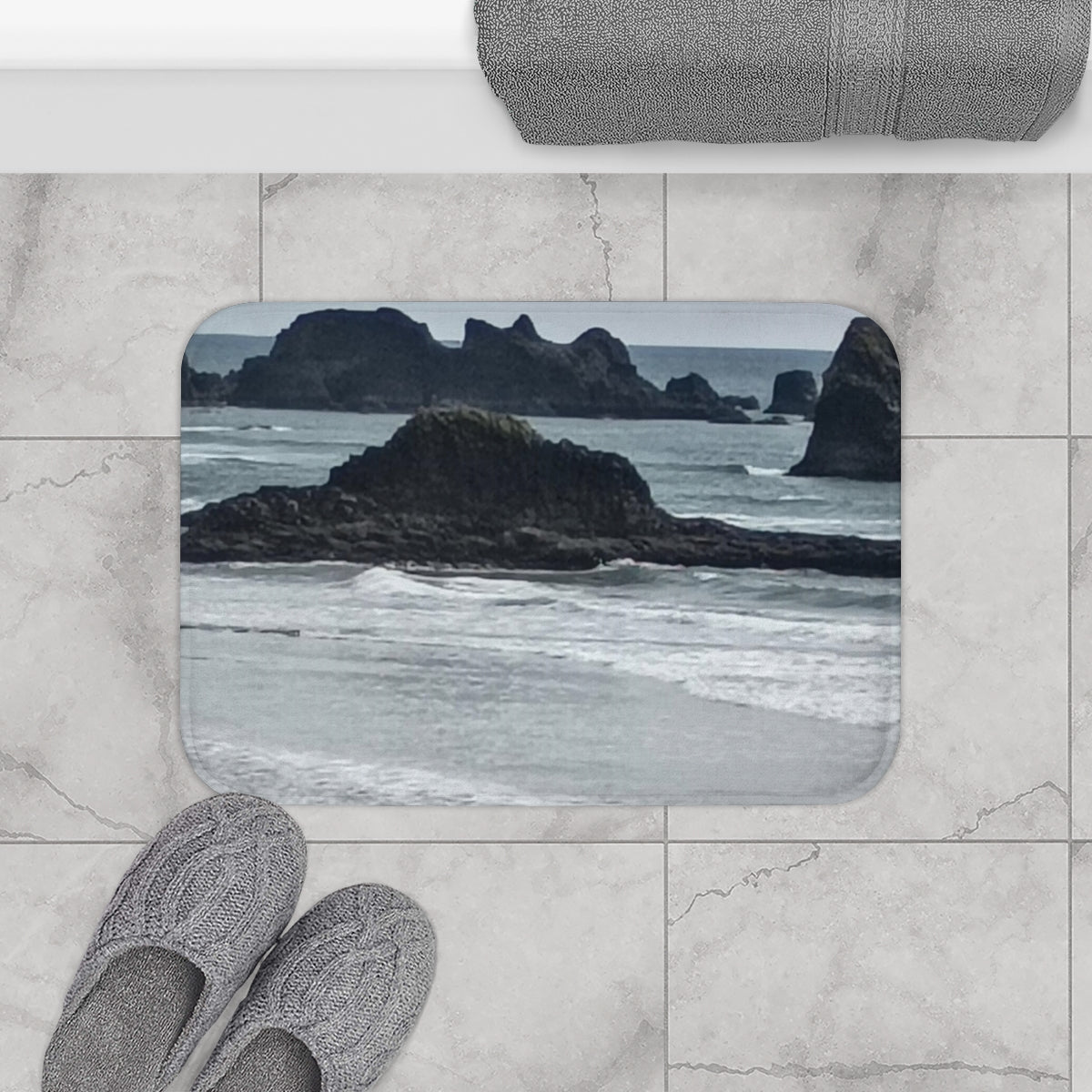 Scenic Coastal View Bath Mat for a Tranquil Bathroom Decor